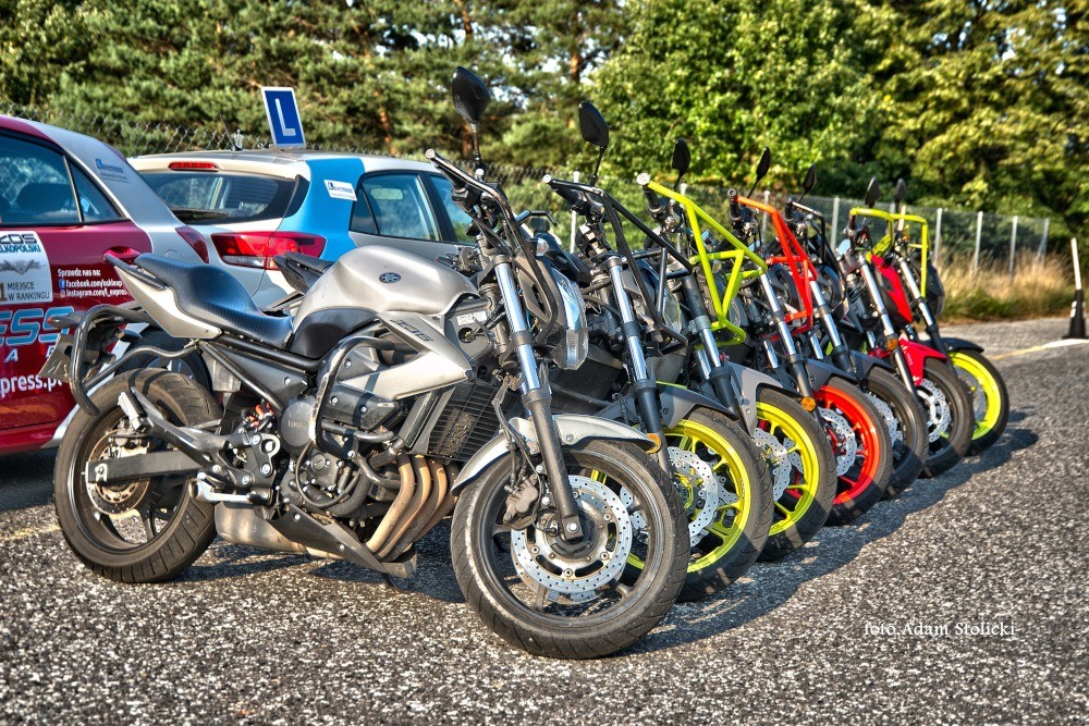 motocyklowa szkoła jazdy poznań - kolorowe motocykle L-express